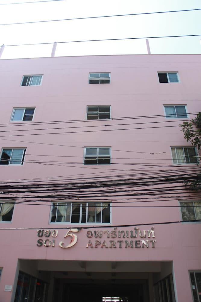 Soi 5 Apartment Pattaya Bagian luar foto
